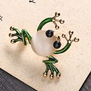 Little frog Brooch